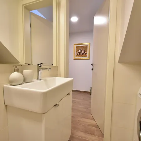 In Near Diocletian's Palace 公寓 *