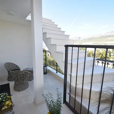 In Near Diocletian's Palace Daire *